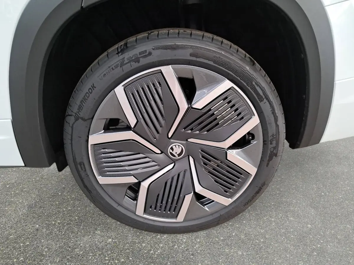 SKODA KODIAQ 1.5 TSI DSG SPORTLINE NAVI LED ACC PANO WINTER AHK