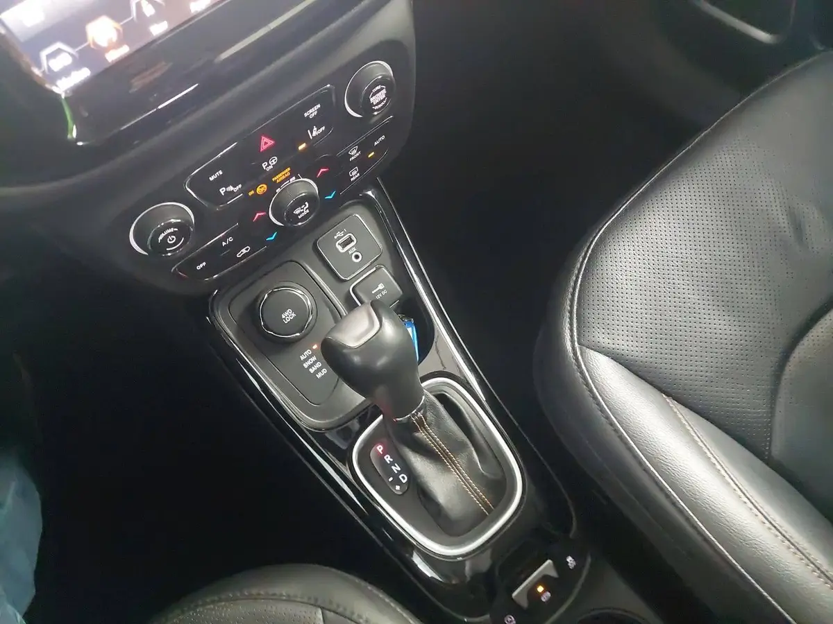 JEEP COMPASS 1.4 MULTIAIR 4WD LIMITED AHK GANZJAHRESREIFEN