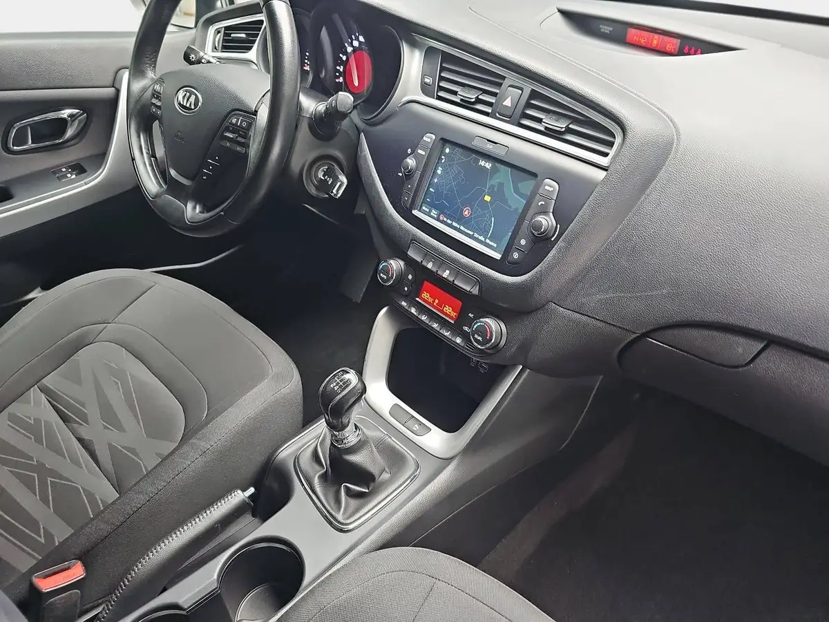 KIA CEED SPORTSWAGON 1.0 T-GDI NAVI PDC LM16