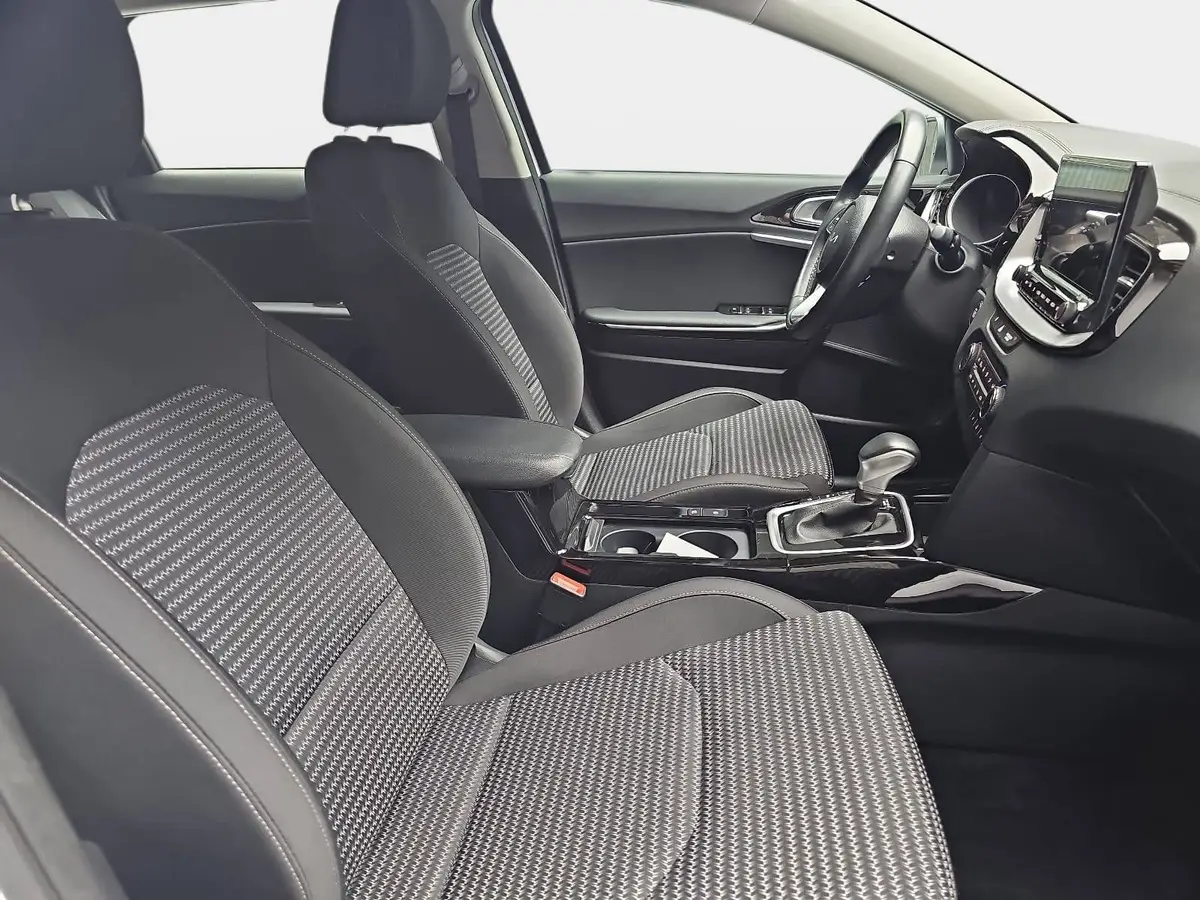 KIA CEED SW 1.5 T-GDI DCT7 SPIRIT TECHNOLOGIE ABN. AHK
