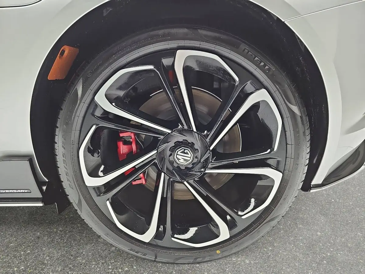 MG CYBERSTER EV 77 KWH XPOWER