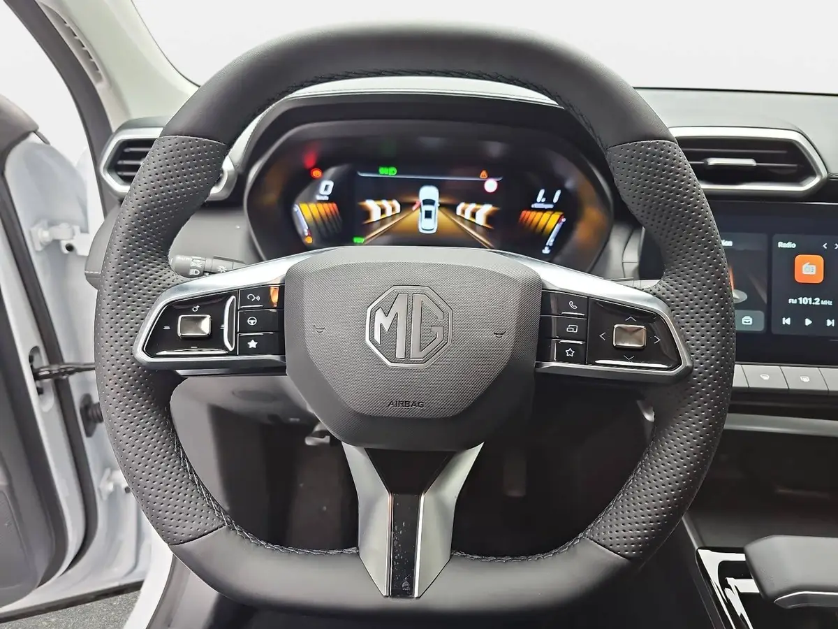 MG ZS 1.5 HYBRID+ MY25.5 LUXURY NAVI LM18 KEYLESS-ENTRY 360-GRAD-KAMERA