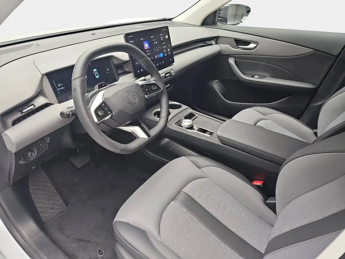 MG S5 EV 64 KWH MY25 LUXURY