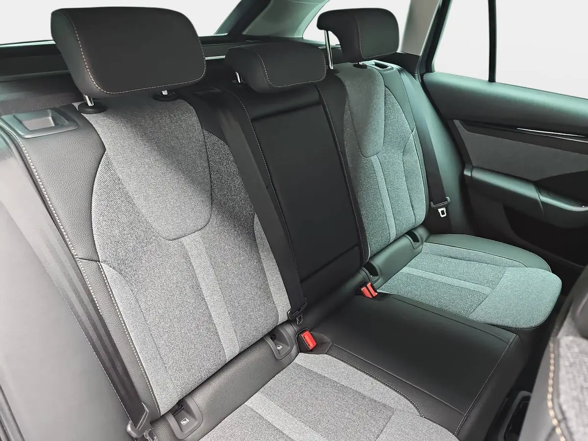 SKODA OCTAVIA COMBI 1.5 TSI ETEC DSG SELECTION NAVI LED ACC WINTER KA