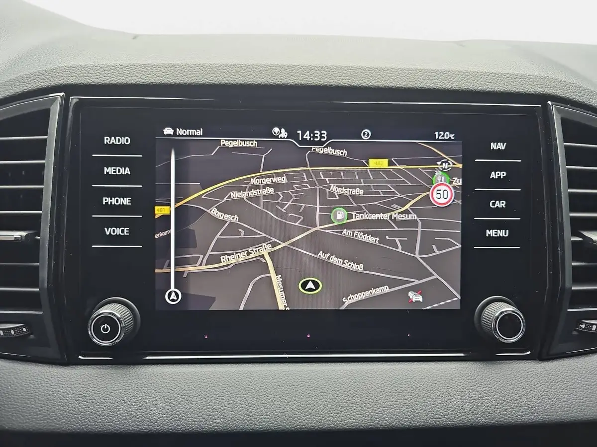 SKODA KAROQ 1.5 TSI DSG SPORTLINE NAVI LED-MATRIX PANO CANTON