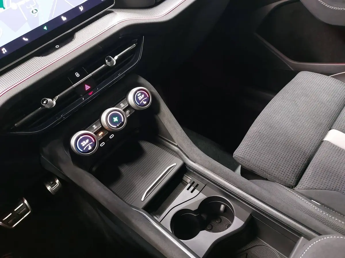 SKODA KODIAQ 1.5 TSI DSG SPORTLINE NAVI LED ACC PANO WINTER AHK