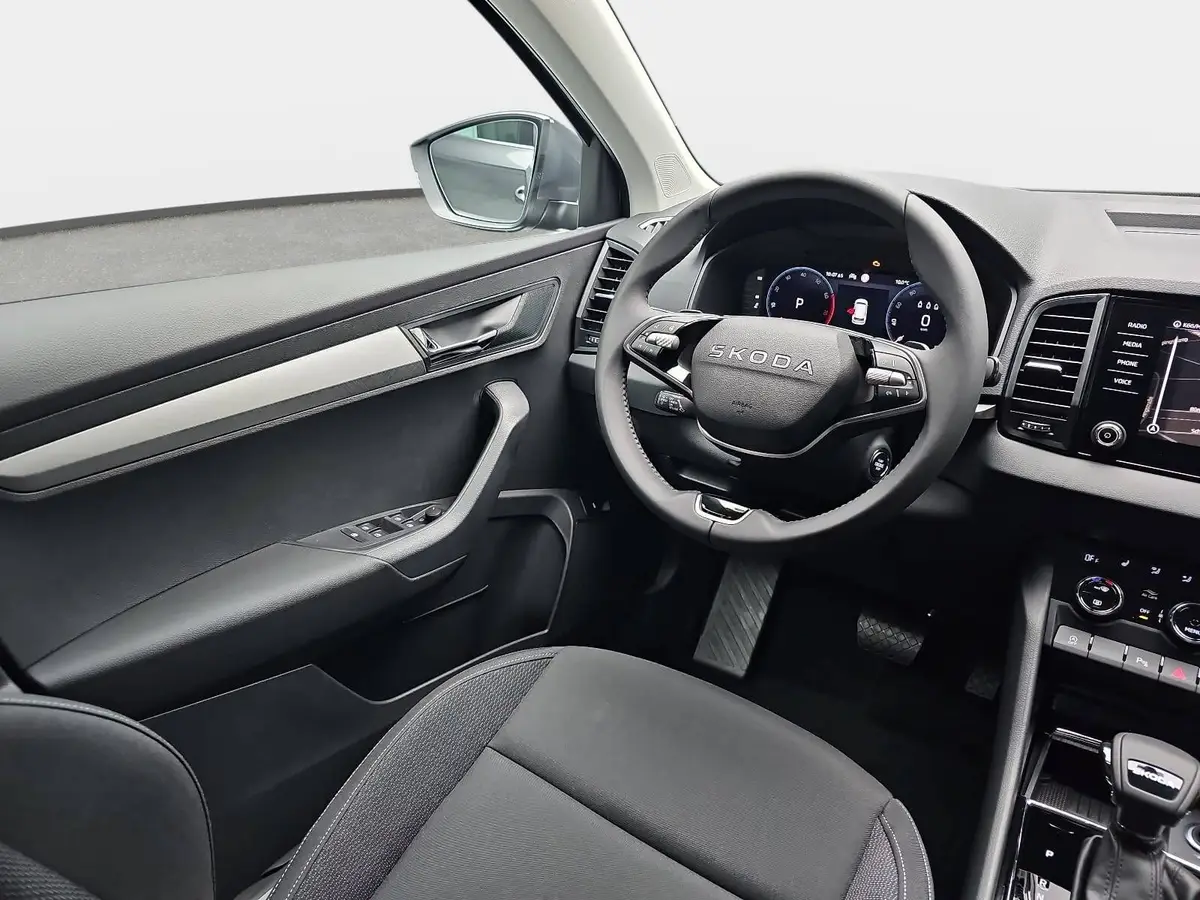 SKODA KAROQ 1.5 TSI DSG SELECTION LED ACC AHK