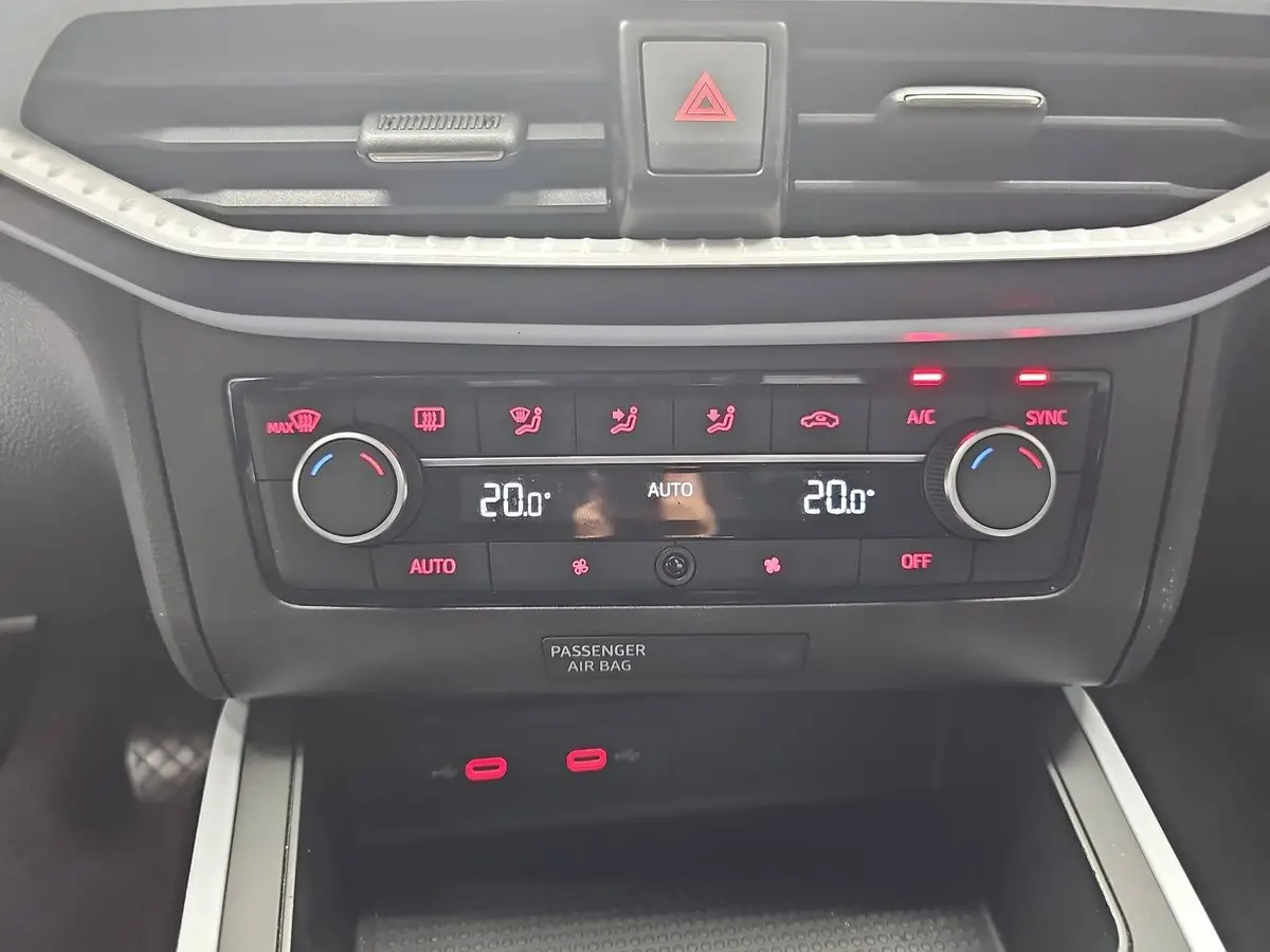 SEAT ARONA 1.0 TSI STYLE LED GRA P-ASSIST DAB