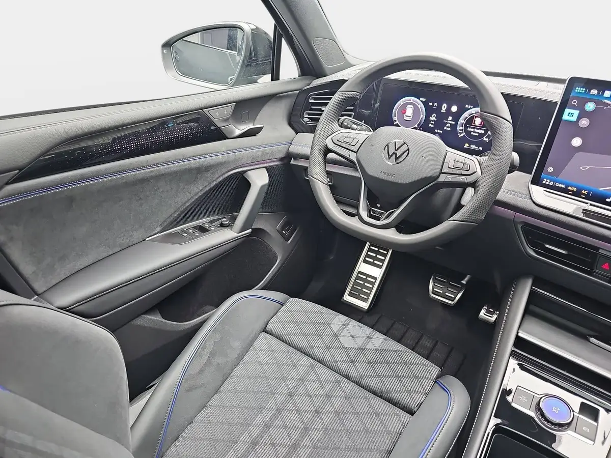 VW TIGUAN 2.0 TDI DSG R-LINE NAVI LED PANO