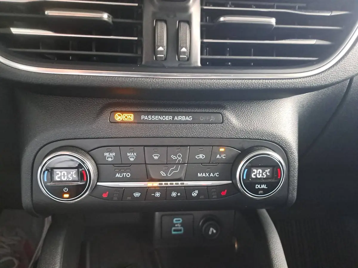 FORD KUGA 2.0 ECOBLUE AUTO. AWD TITANIUM X AHK NAVI LED KAME