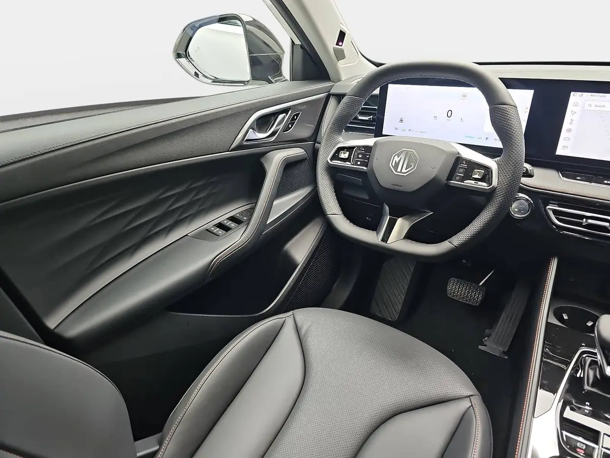 MG HS 1.5 PLUG-IN-HYBRID MY25.5 LUXURY LEDER 360-GRAD-KAMERA 19-ZOLL-LM