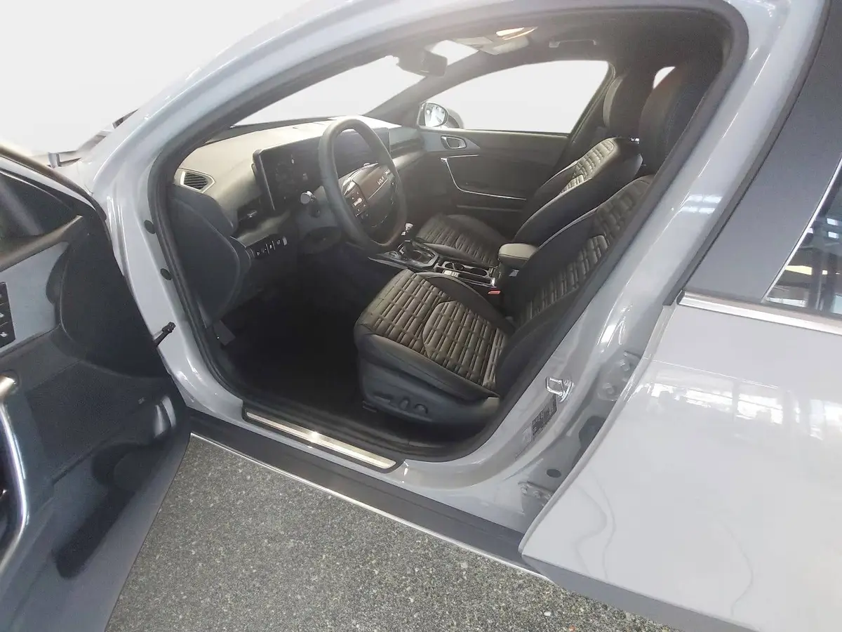 KIA XCEED 1.6 T-GDI 180 DCT SPIRIT MJ27 SOUND SITZ ADVANCED