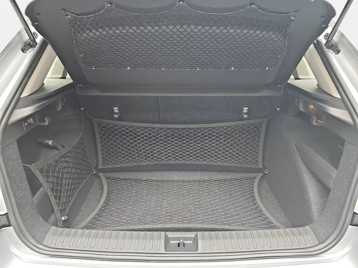 SKODA KAMIQ 1.0 TSI DSG 130 JAHRE LED KLIMAUTO WINTER SICHT KA