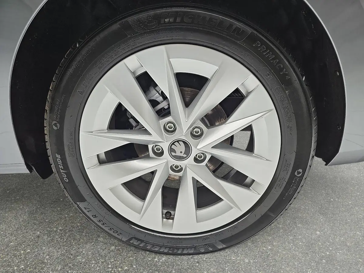 SKODA OCTAVIA COMBI 1.5 TSI ETEC DSG SELECTION NAVI LED ACC WINTER KA