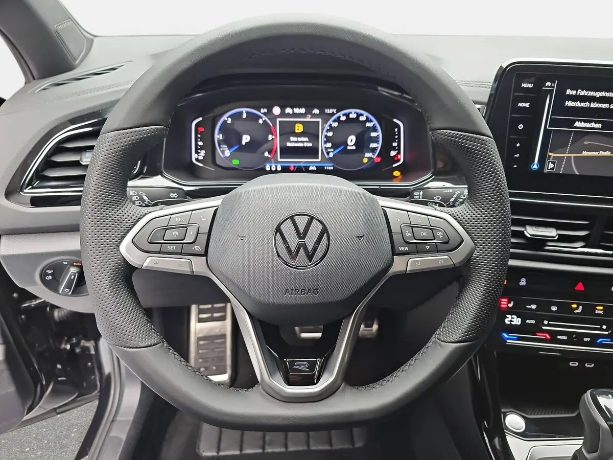 VW T-ROC 2.0 TDI DSG R-LINE NAVI LED MATRIX PANO ACC DCC AH