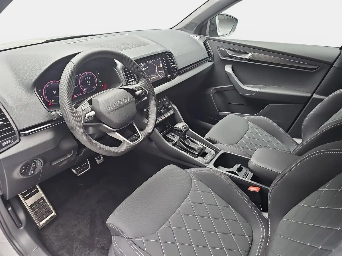 SKODA KAROQ 1.5 TSI DSG SPORTLINE NAVI LED-MATRIX PANO WINTER 