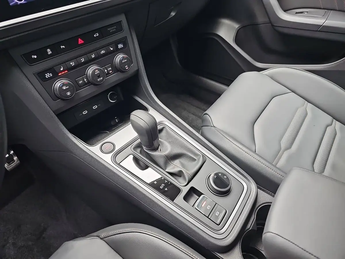 CUPRA ATECA 1.5 TSI DSG NAVI LED ACC LEDER AHK LM19