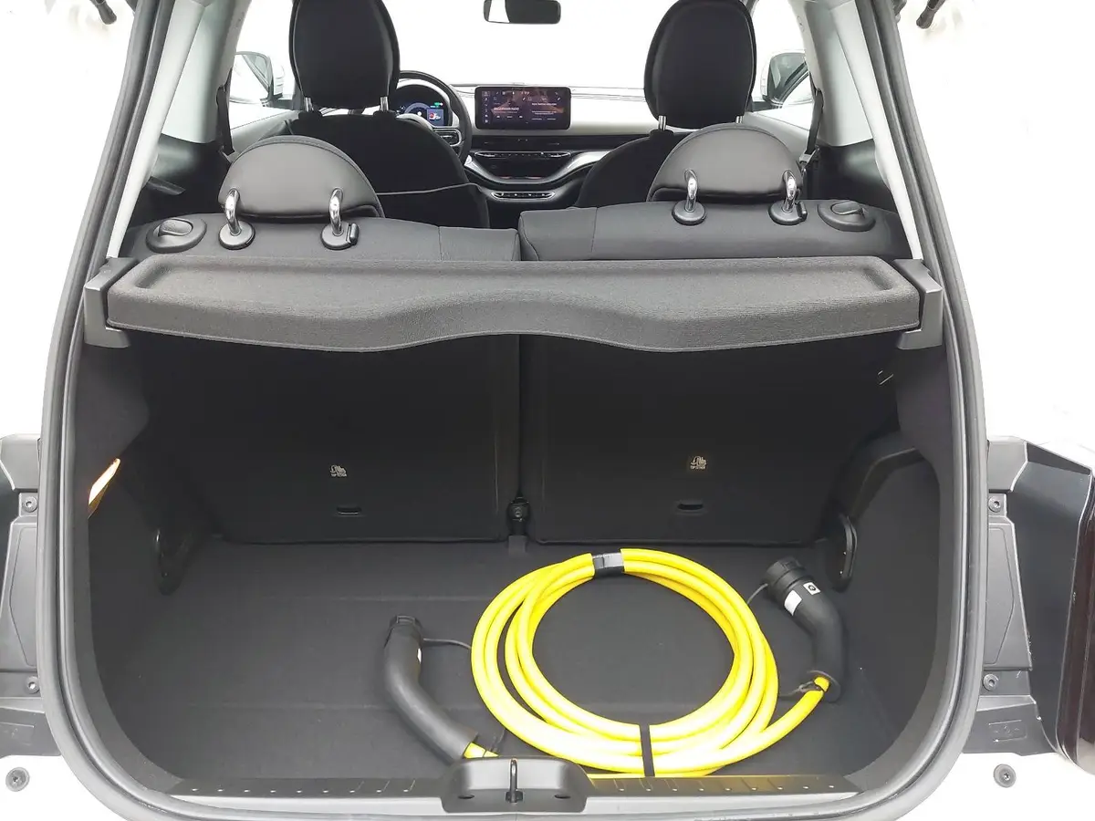 FIAT 500 ELEKTRO 42 KWH KOMFORT PAKET, 16 ZOLL LM FELGEN