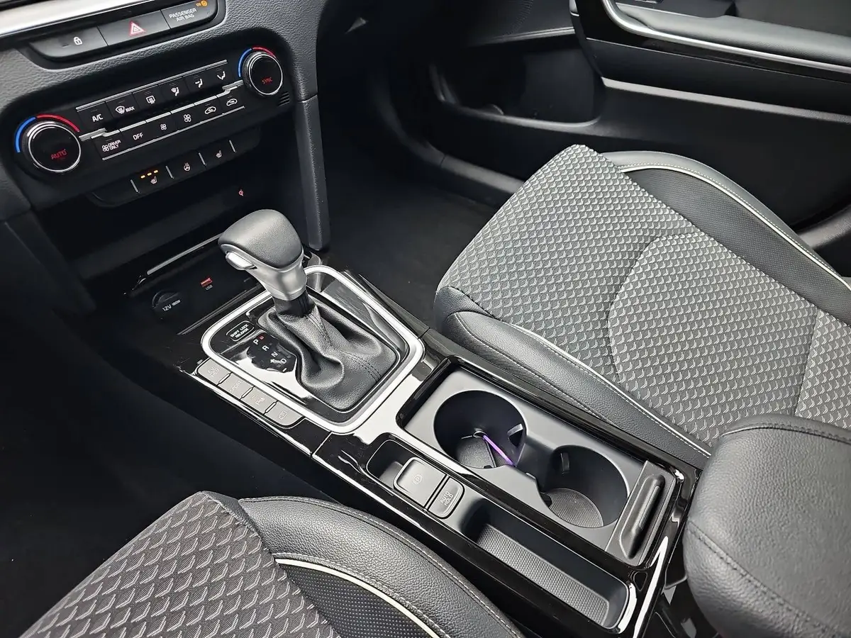 KIA CEED SW 1.6 GDI PLUG-IN-HYBRID SPIRIT SITZKOMFORT TECHNOLOGIE P-ASSIST DAB