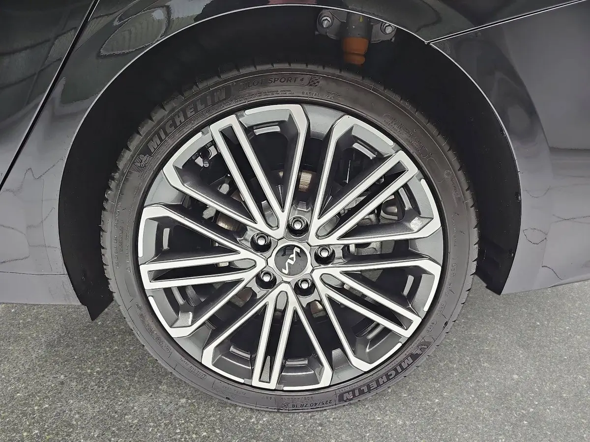 KIA CEED SW 1.5 T-GDI DCT7 GT-LINE TECHNOLOGIE LEDER GLASDACH PERFORMANCE