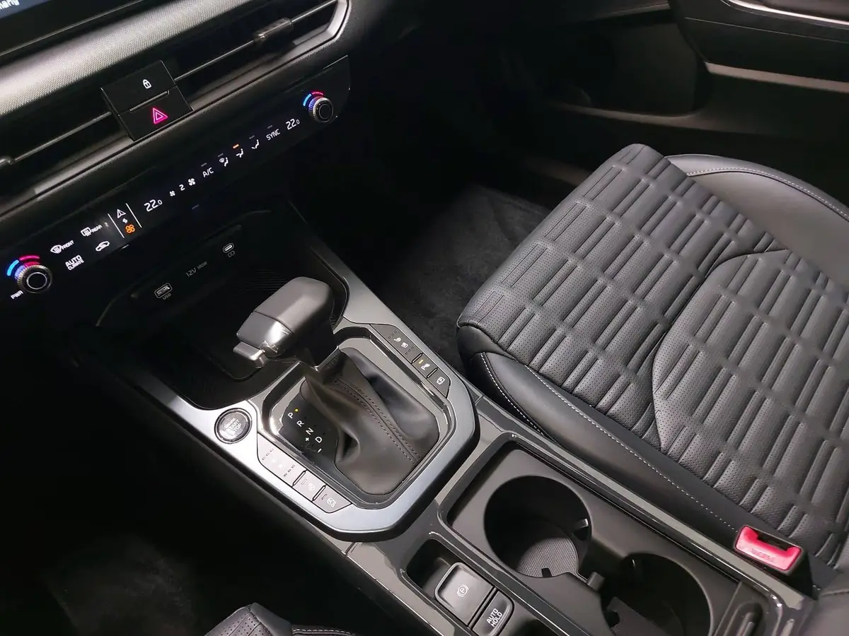 KIA XCEED 1.6 T-GDI 180 DCT SPIRIT MJ27 SOUND SITZ ADVANCED