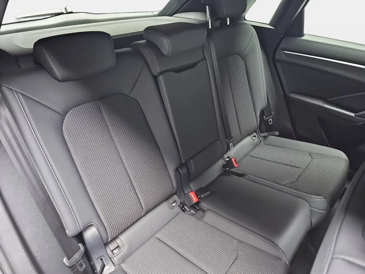 AUDI Q3 35 TFSI S-TRONIC S LINE NAVI LED PANO ACC BLACK+ K