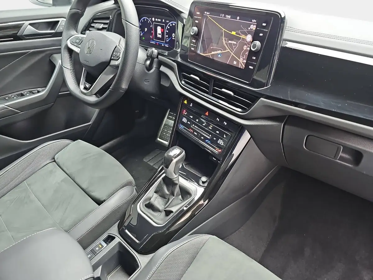 VW T-ROC 1.5 TSI DSG R-LINE NAVI KLIMA LED KAMERA WINTER AH