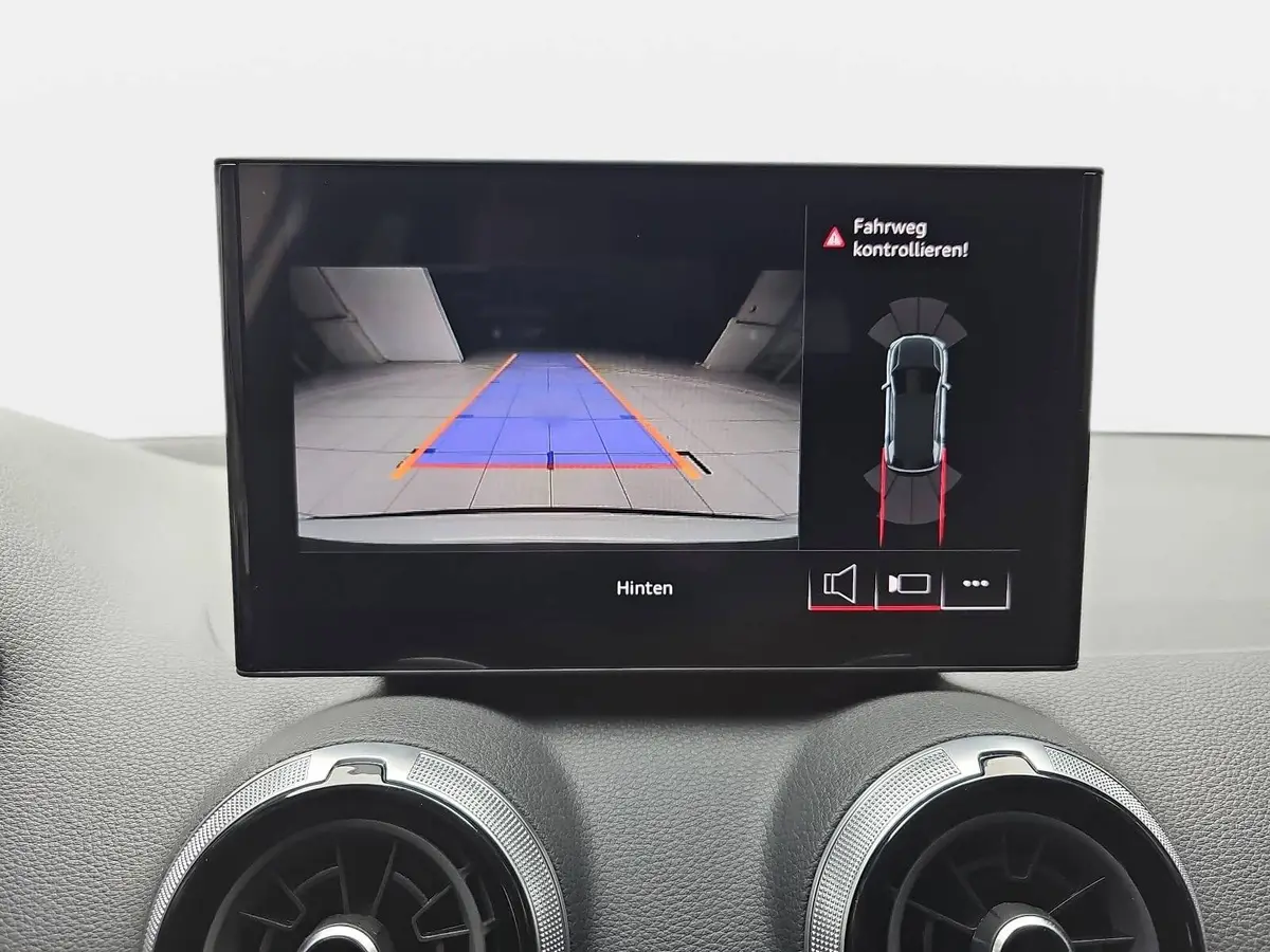 AUDI Q2 35 TFSI S-TRONIC S LINE NAVI LED ACC EL.HECKKL. WI
