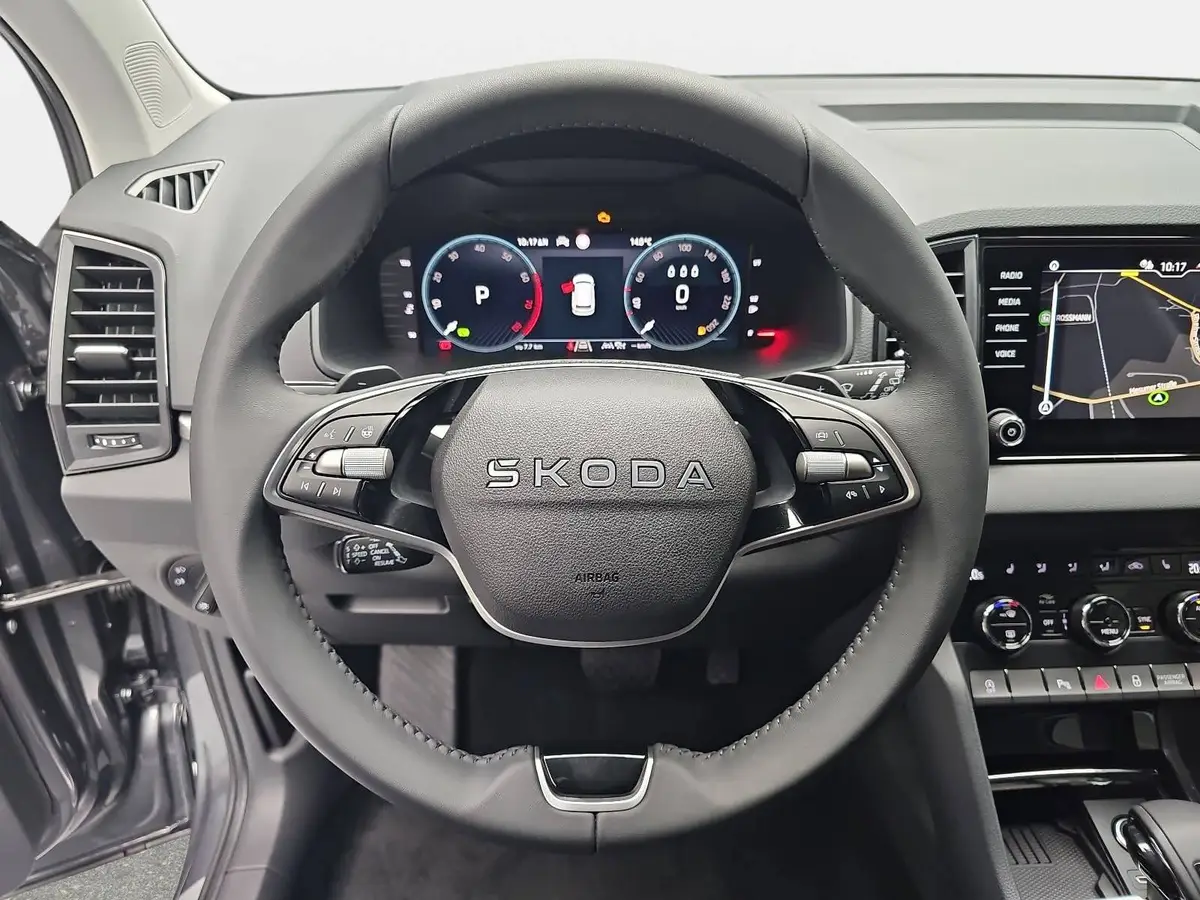 SKODA KAROQ 1.5 TSI DSG SELECTION LED ACC AHK