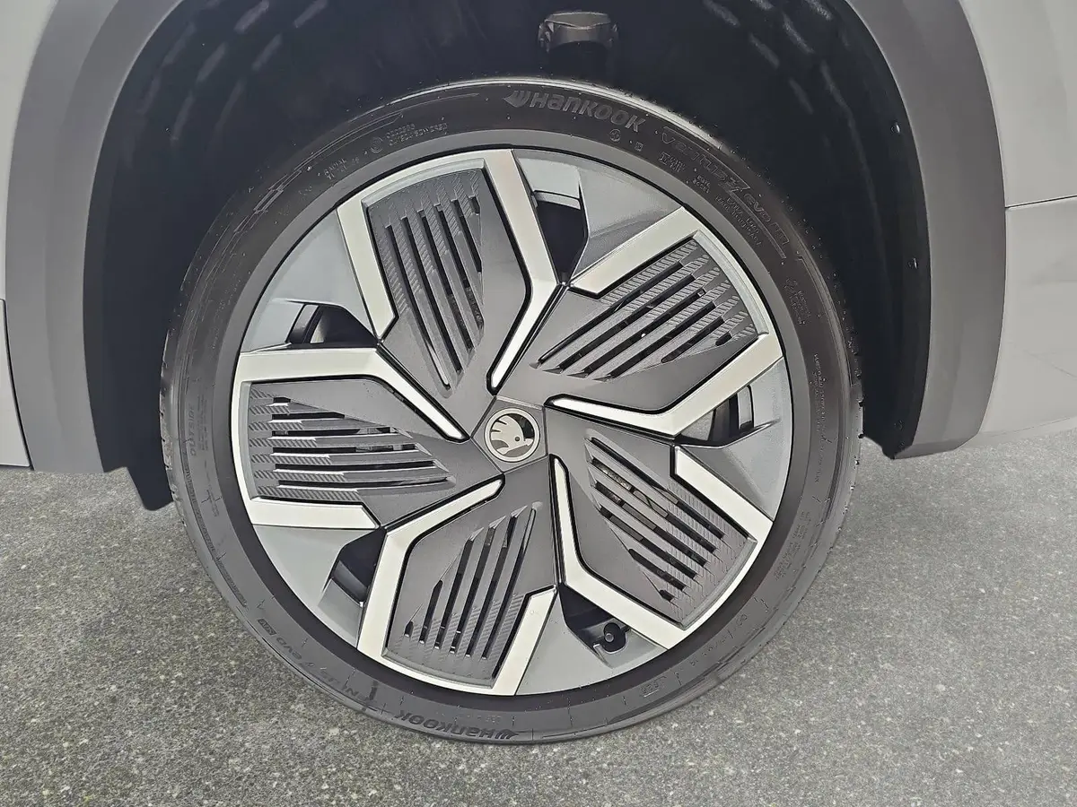 SKODA KODIAQ 2.0 TSI DSG SPORTLINE 4X4 PANO LED AHK