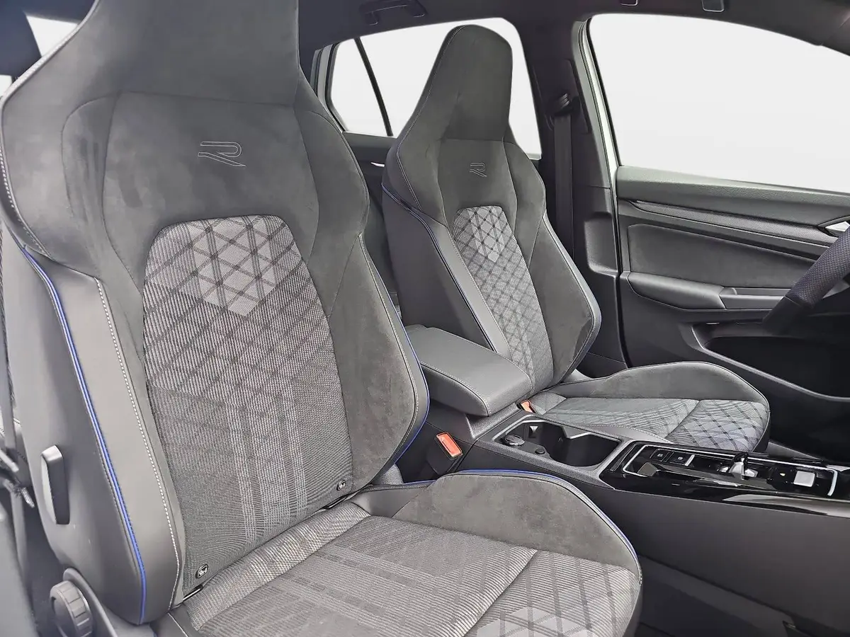 VW GOLF 1.5 ETSI DSG VIII R-LINE NAVI MATRIX-LED