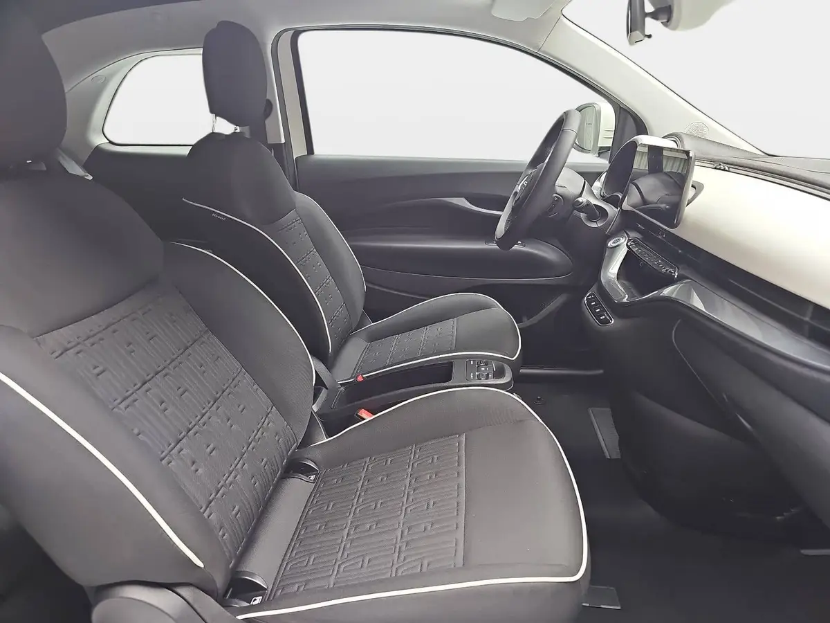 FIAT 500C ELEKTRO 42 KWH APPLE CARPLAY/ANDROID AUTO, DAB+