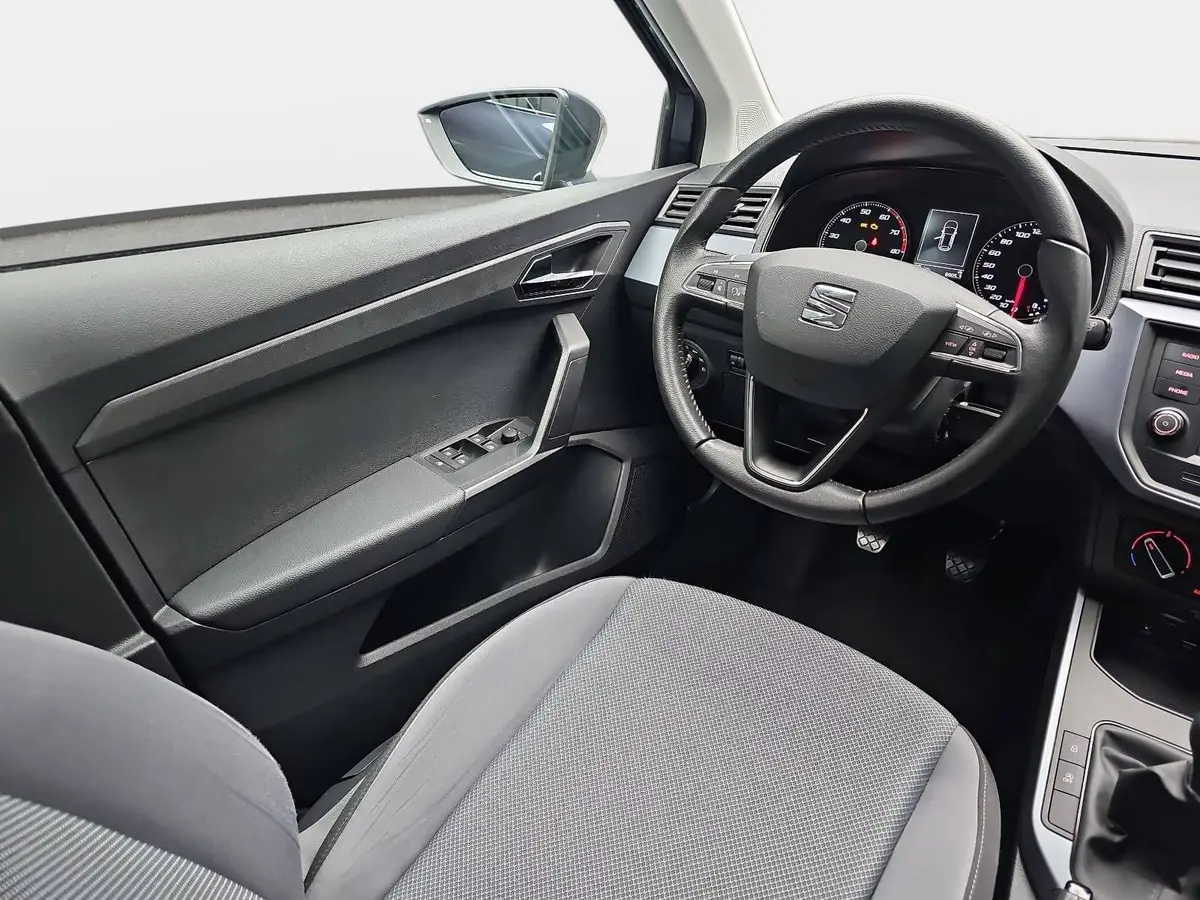 SEAT ARONA 1.0 TSI Style GRA PDC AHK LM16