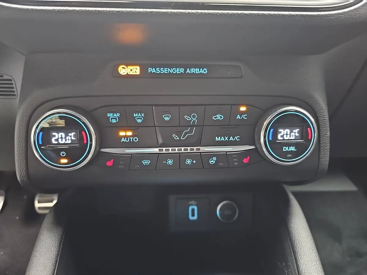 FORD FOCUS 1.0 EB ST-LINE NAVI LED LM18