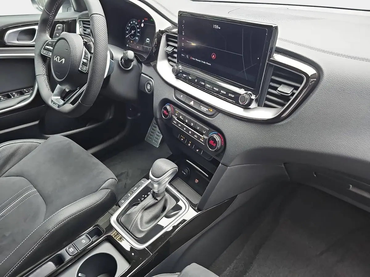KIA XCEED 1.6 T-GDI 180 DCT GT-LINE MJ26 LEDER GLASDACH