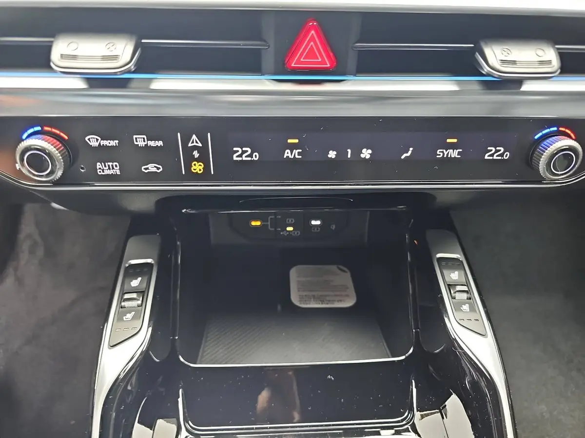 KIA SORENTO 2.2 CRDI AWD DCT8 PLATINUM MJ26 LEDER NAPPA PREMIUM GLASDACH AHK