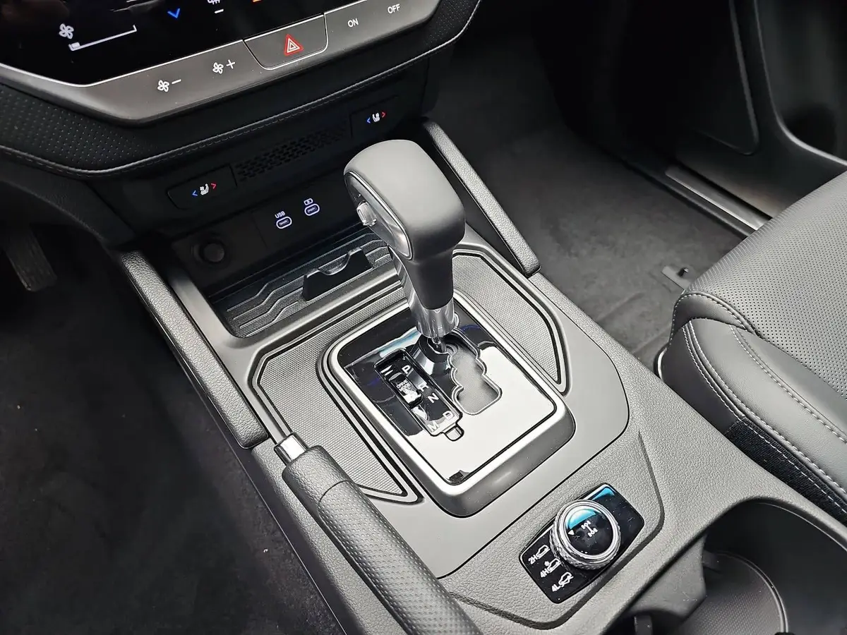 KGM MUSSO GRAND 2.2 DIESEL 4WD LUX AUTOMATIK ASSISTENZPAKET, LEDERAUSSTATTUNG