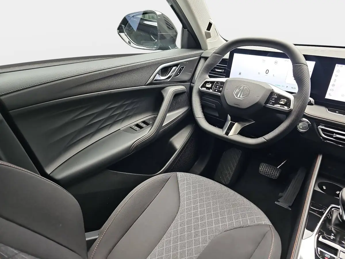 MG HS 1.5 PLUG-IN-HYBRID MY25.5 COMFORT NAVI LED-LICHT 19-ZOLL-LM