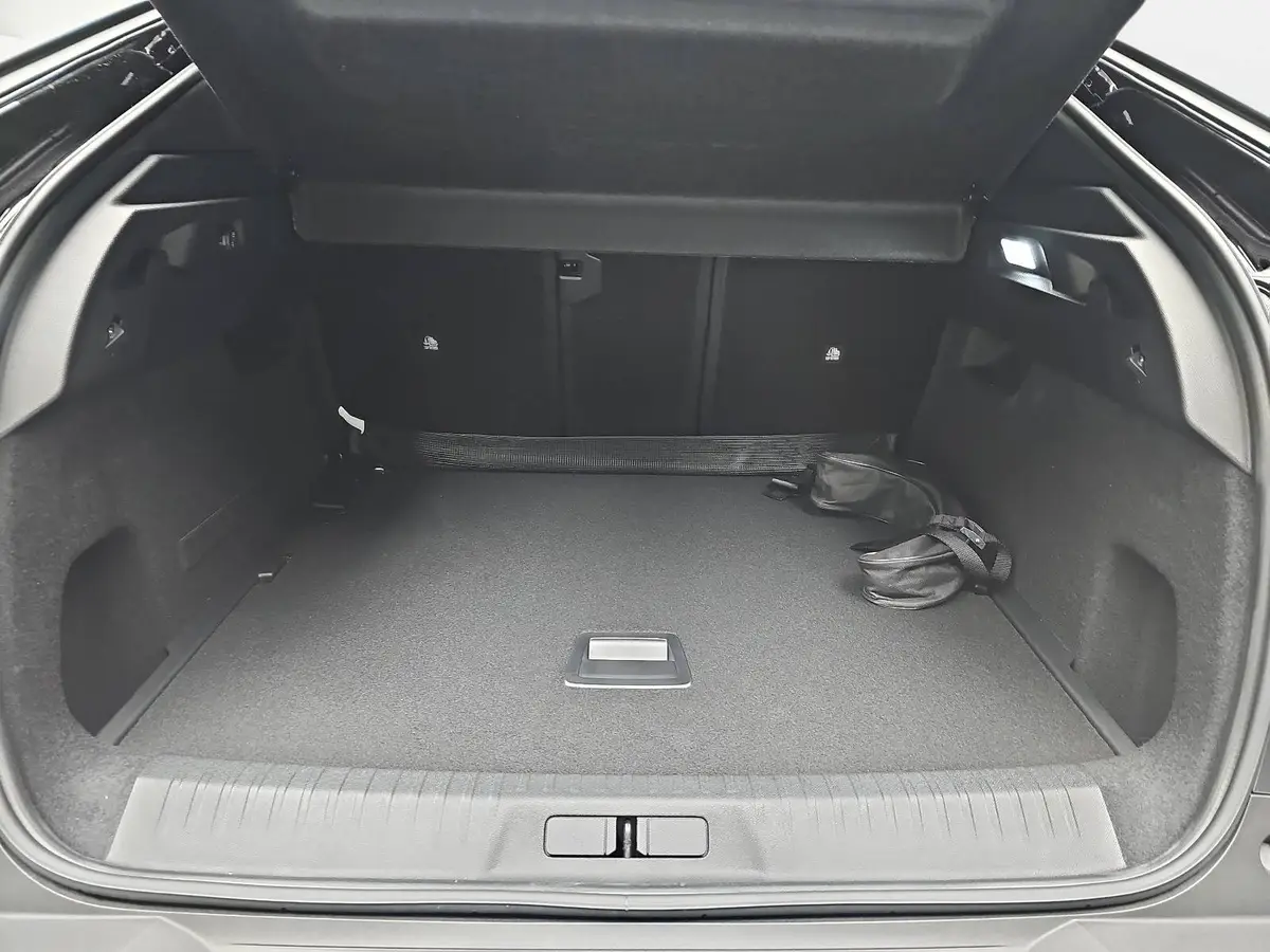 PEUGEOT 3008 1.2 HYBRID 145 E-DSC6 GT NAVI KLIMA LED AHK LM19