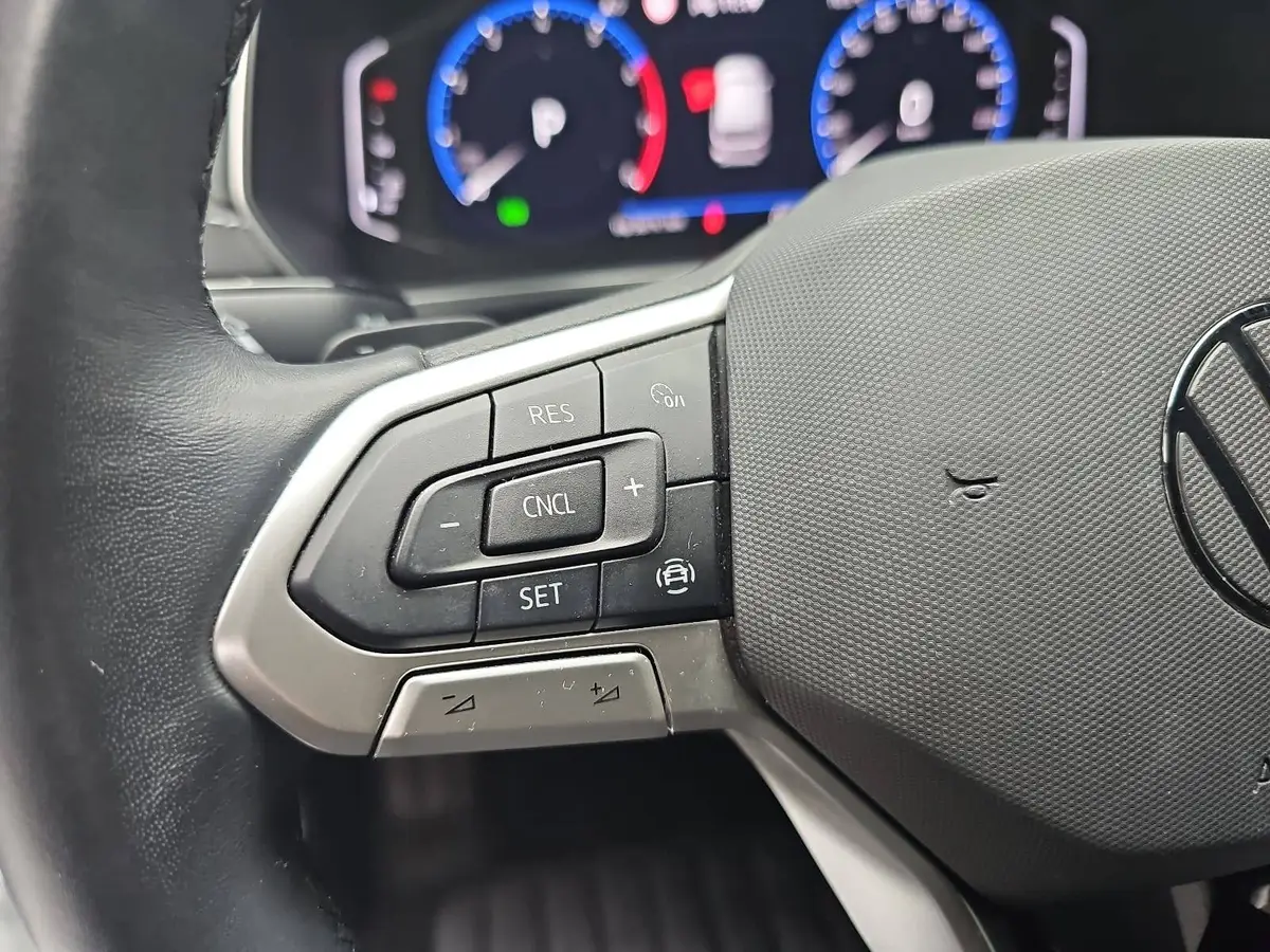 VW T-CROSS 1.5 TSI DSG R-LINE IQ-LED KLIMA DAB WINTER KAMERA 