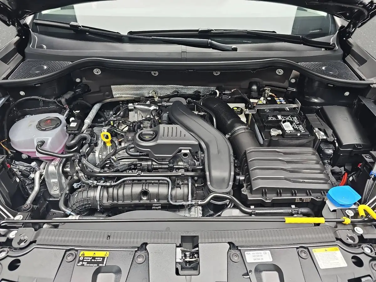 CUPRA ATECA 1.5 TSI DSG NAVI LED ACC PANO EL.HECKKLAPPE WINTER