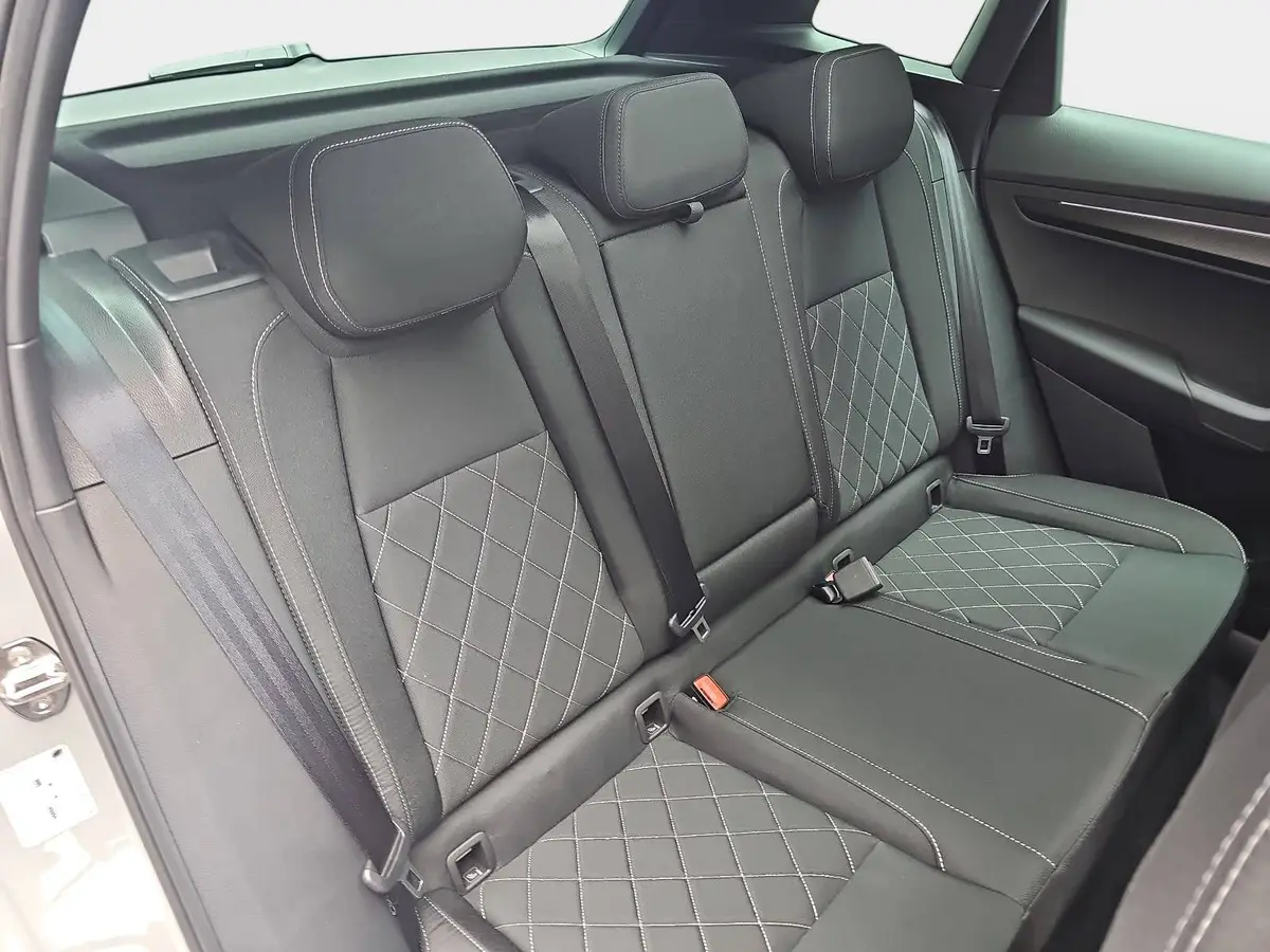 SKODA KAROQ 2.0 TDI DSG SPORTLINE 4X4 NAVI LED