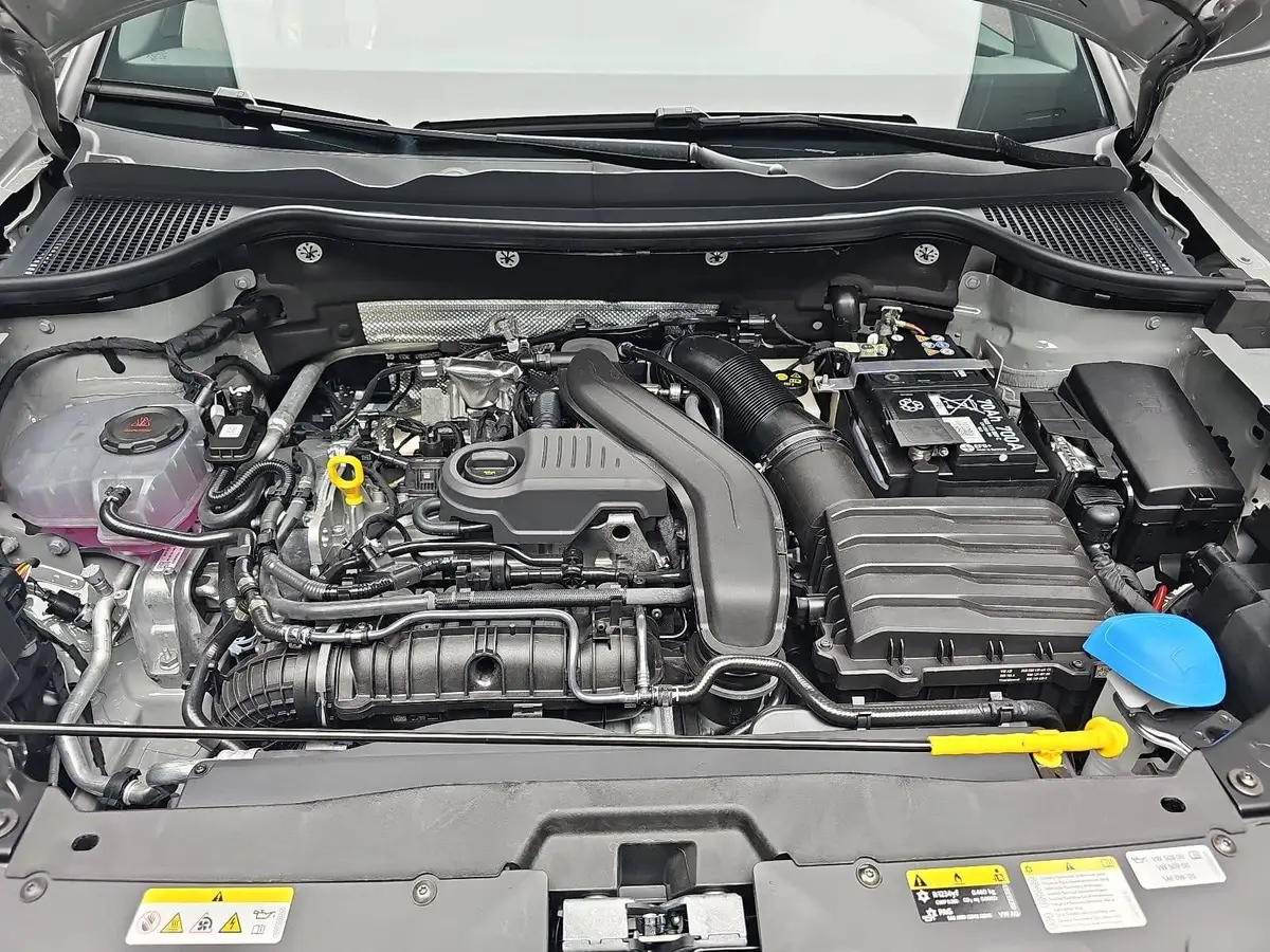 SKODA KAROQ 1.5 TSI DSG SPORTLINE NAVI LED-MATRIX PANO CANTON