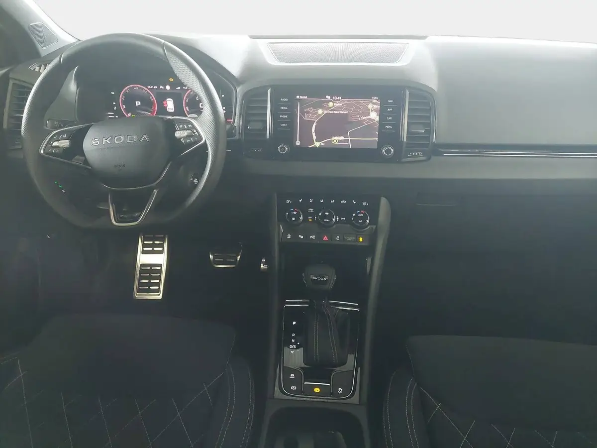 SKODA KAROQ 1.5 TSI DSG SPORTLINE NAVI LED-MATRIX PANO CANTON