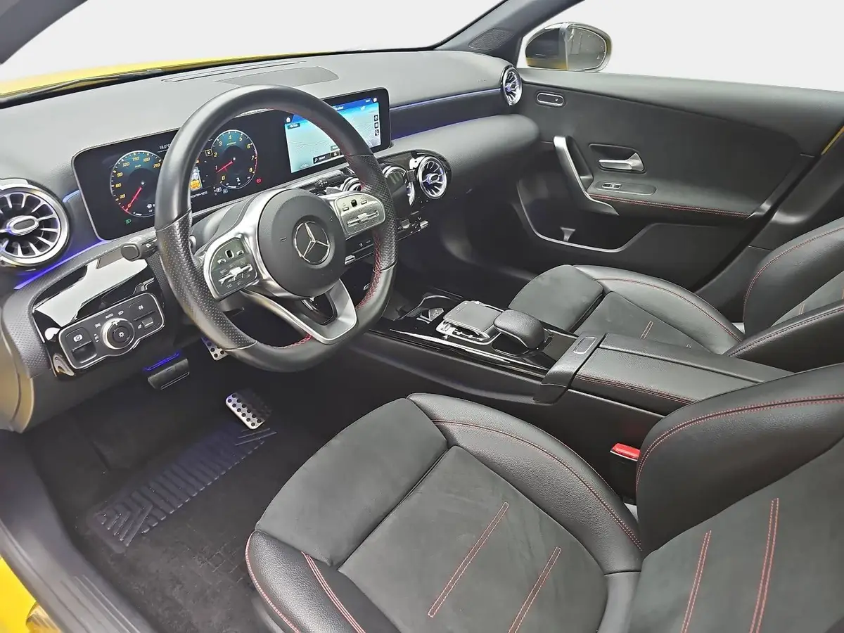 MERCEDES-BENZ A 220 DCT AMG LINE WINTER LED LM