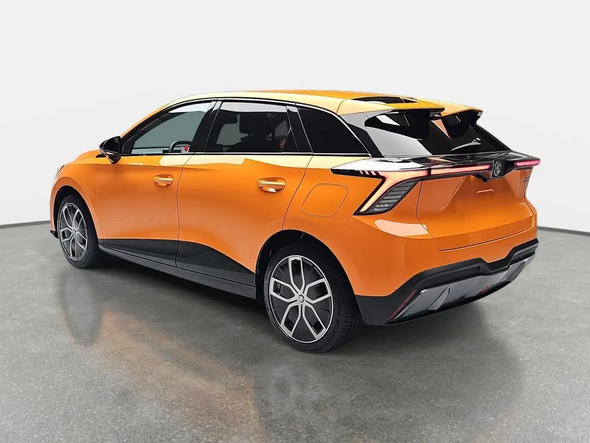 MG MG4 AUTO. 64KWH LUXURY LED KLIMAUTO WINTER