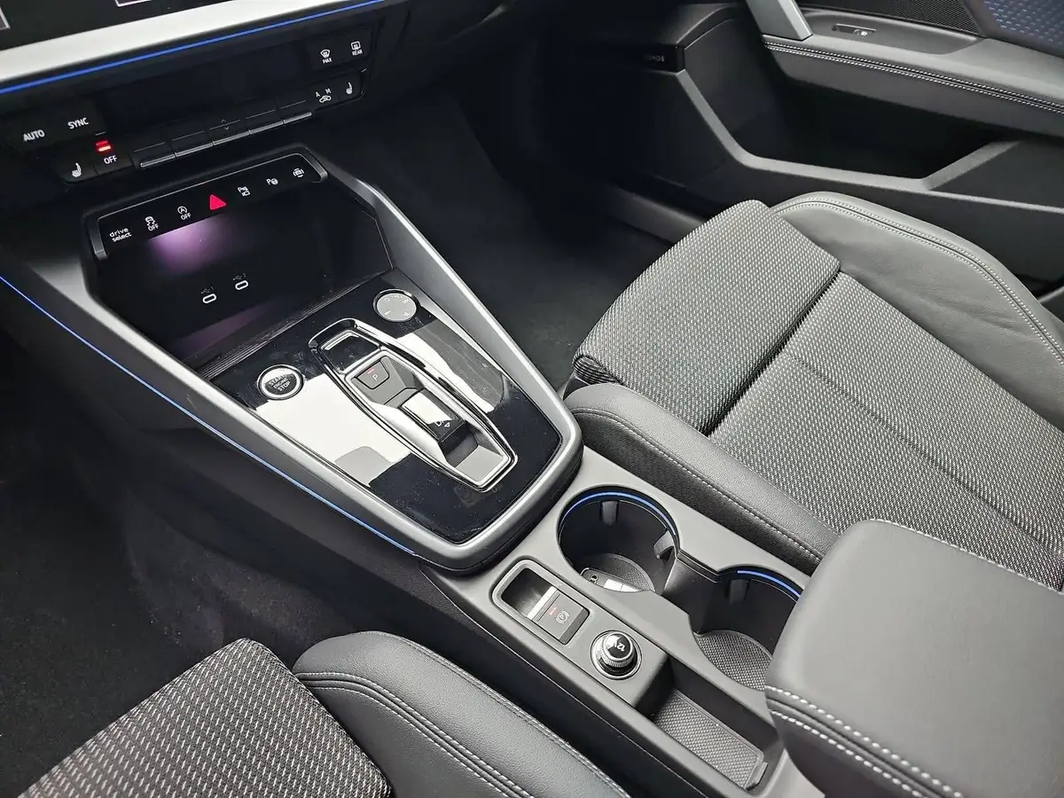 AUDI A3 35 TFSI DSG SPORTBACK S LINE NAVI LED KAMERA LM18