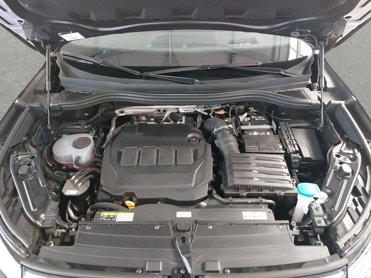 VW TIGUAN 2.0 TDI DSG R-LINE NAVI LED PANO