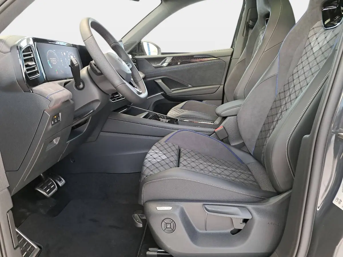 VW TIGUAN 2.0 TDI DSG R-LINE NAVI LED PANO