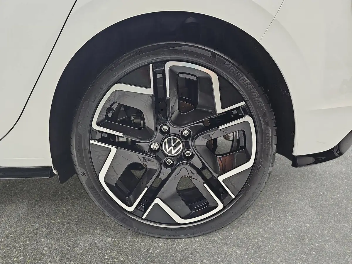 VW GOLF 1.5 ETSI DSG VIII R-LINE NAVI MATRIX-LED